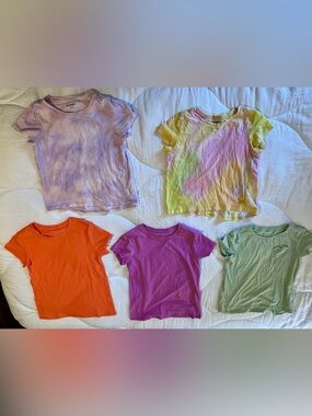 Old Navy & All in Motion Short Sleeve Tee Shirt Bundle Girls’ Size Medium (8)
